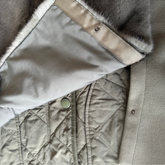 Authentic Quilted Burberry Jacket - Picture 11 of 16